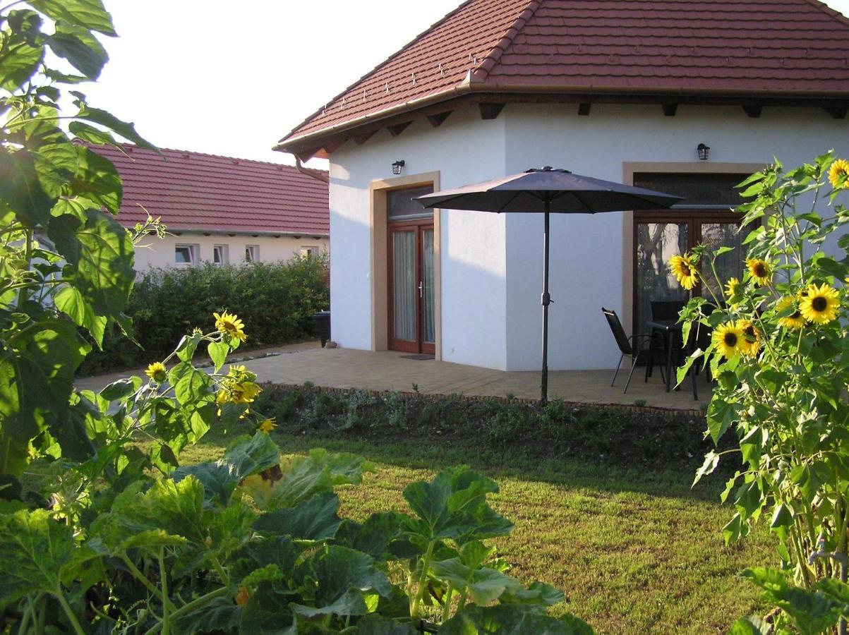 Égrelátó Vendégház Balatonakali Extérieur photo