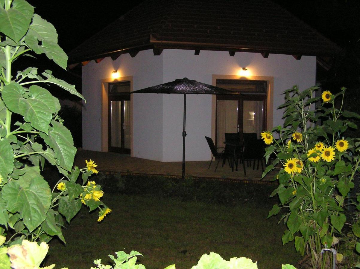 Égrelátó Vendégház Balatonakali Extérieur photo
