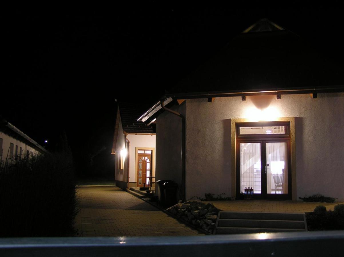 Égrelátó Vendégház Balatonakali Extérieur photo