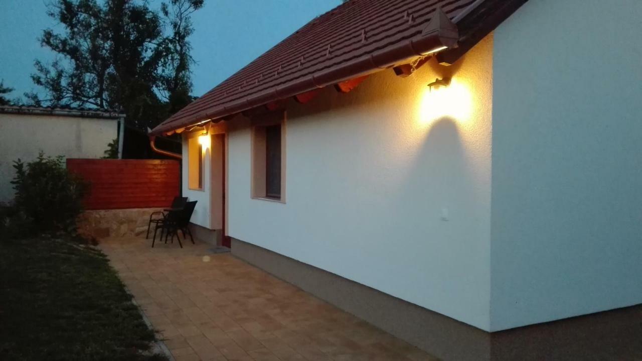 Égrelátó Vendégház Balatonakali Extérieur photo